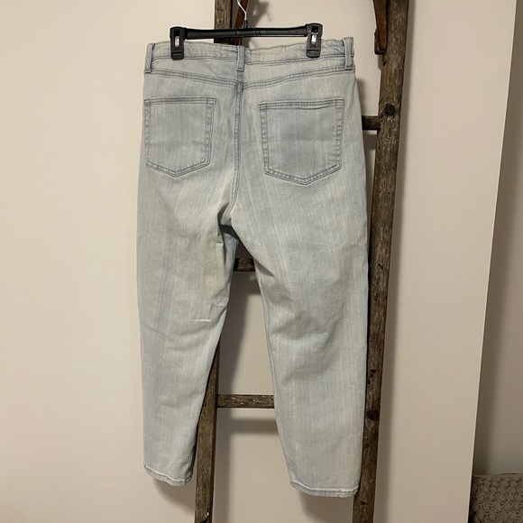 Wild Fable Distressed Light Blue Denim Highest Rise Mom Jeans - Picture 5 of 7